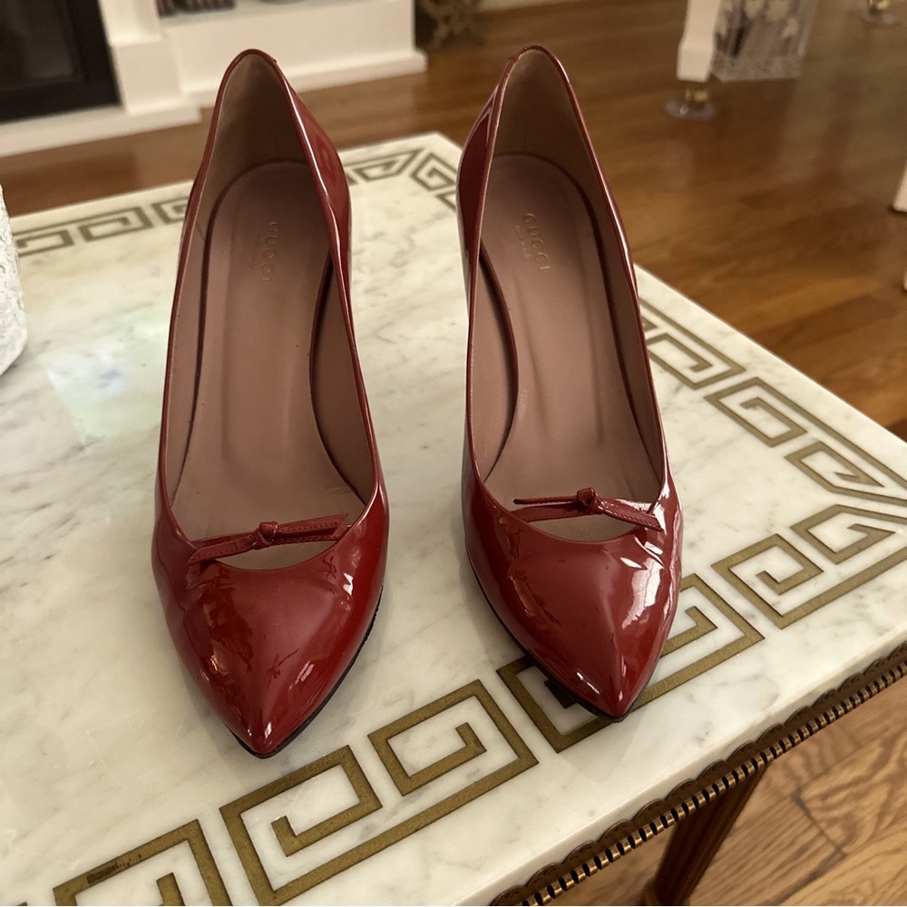 Gucci Red Patent Leather Closed Toe High Heel 39 Italy